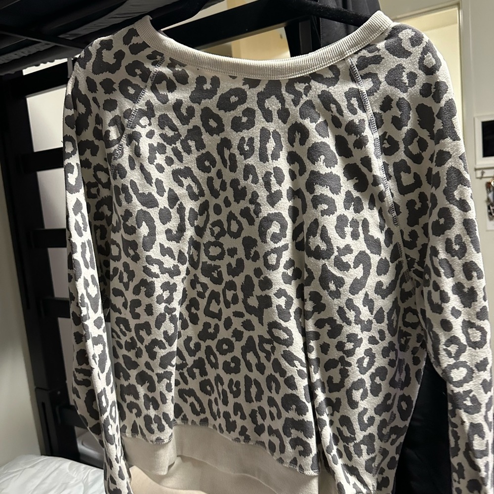 Leopard print crew neck